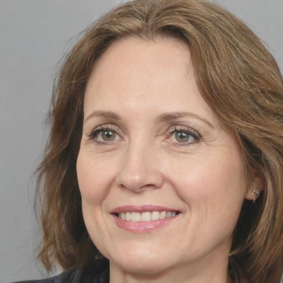 Experte en finances présentant des solutions budgétaires